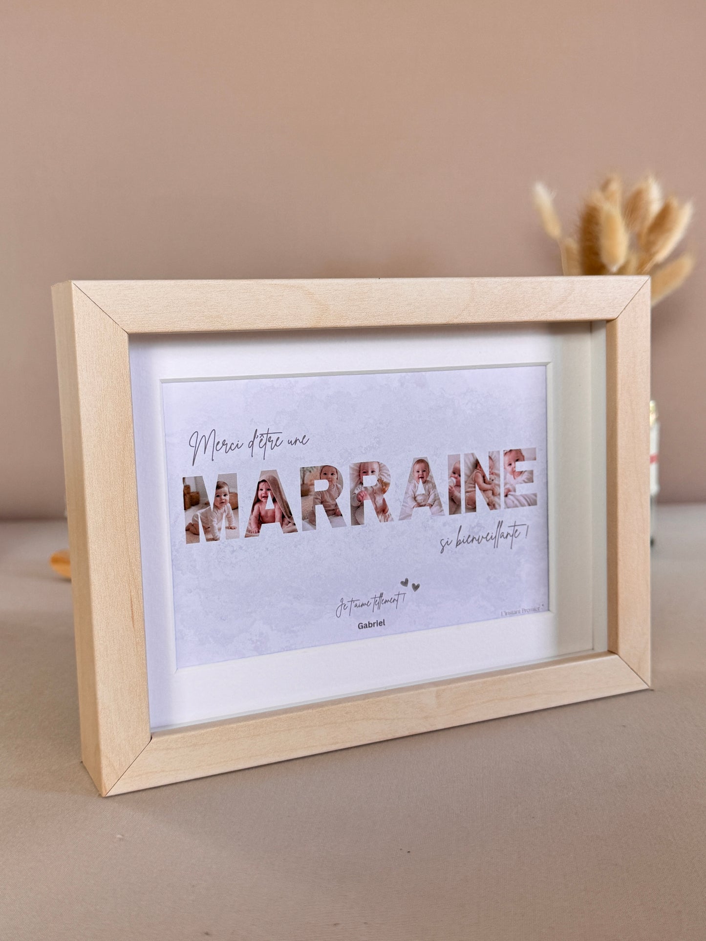 Merci Marraine - Fumée verte et écriture brune